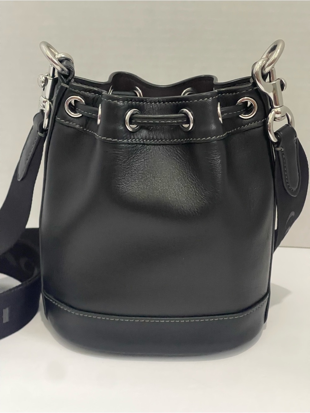 Coach Black Leather Drawstring Mini Bucket Bag crossbody shoulder bag - Picture 2 of 7